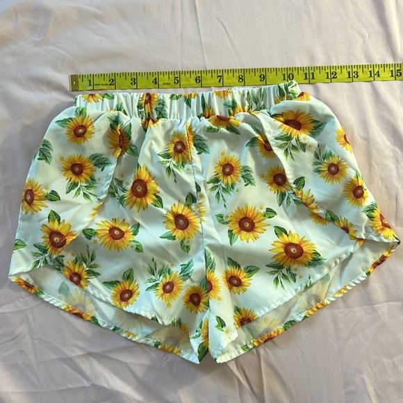 NWOT Girls Size 10Y Sunflower Wrap Hem Shorts - Picture 7 of 12